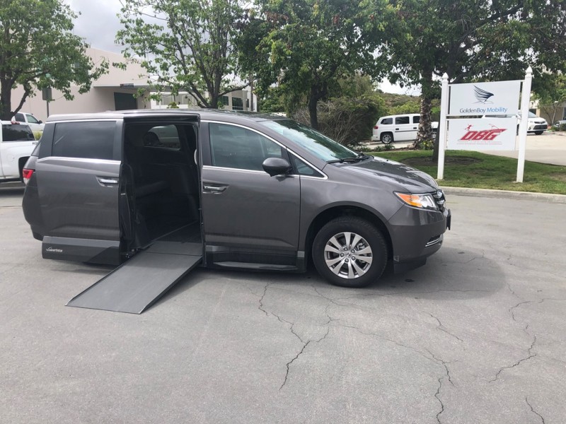 2016 honda odyssey grey main pic | GoldenBoy Mobility