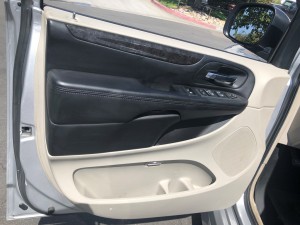 2012 dodge caravan crew door e1562705295787