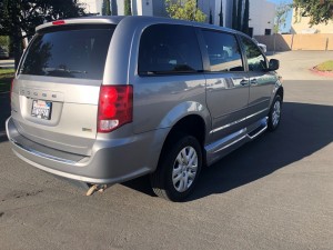 website 2016 Dodge caravan SE right rear