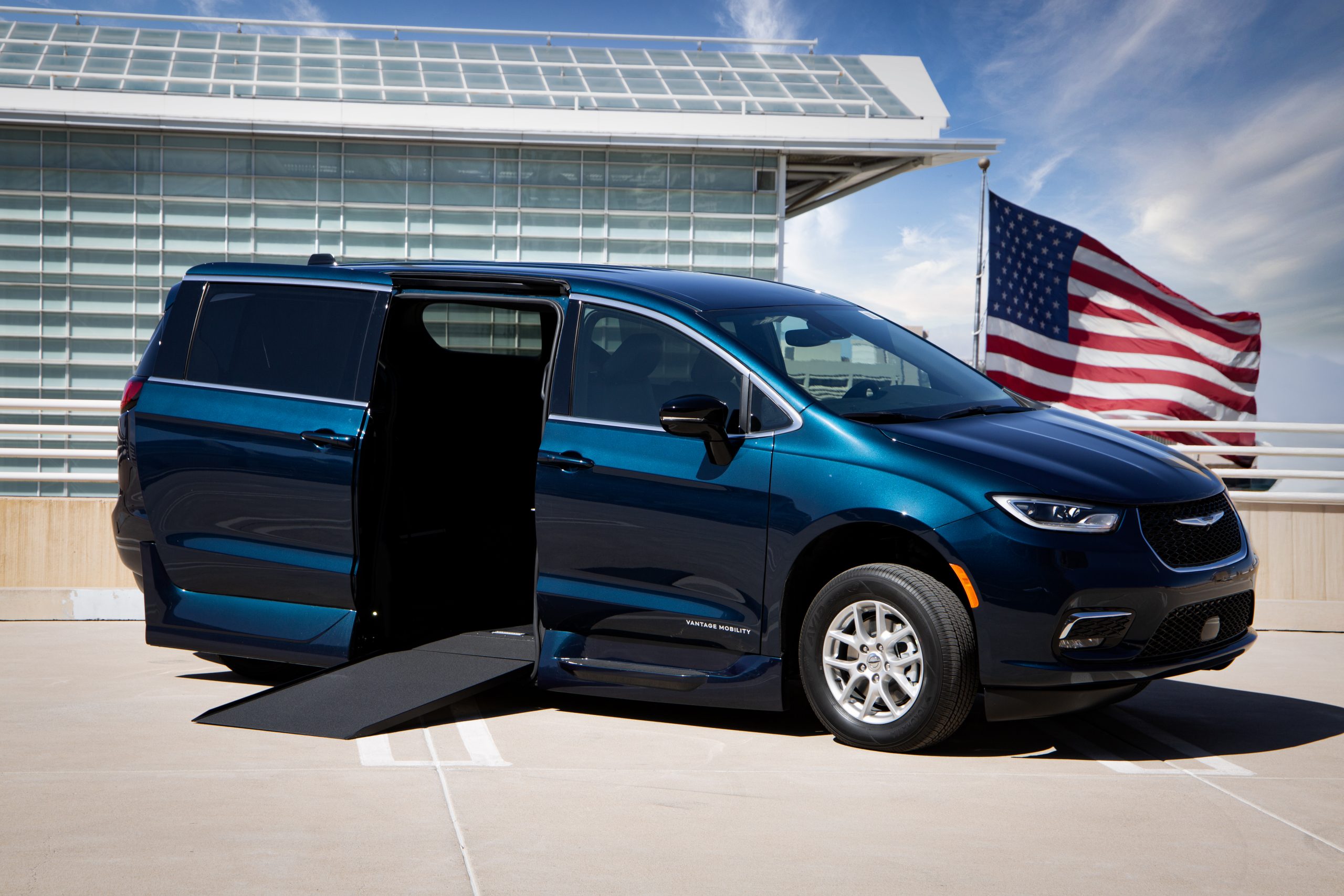 Chrysler_Lifestyle flag