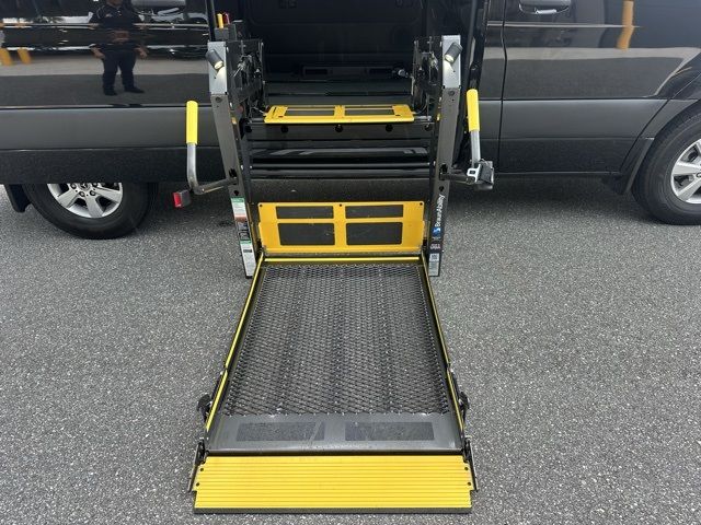 Sprinter lift up close