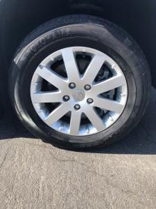 2015 Chrysler T C tour L white russell wheel