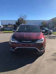 2019 chrysler limited frony