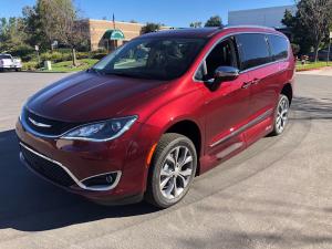 2019 chrysler limited left front