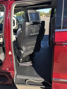 2019 chrysler limited left slider open