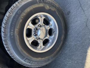 wheels 2005 ford E 350 grey